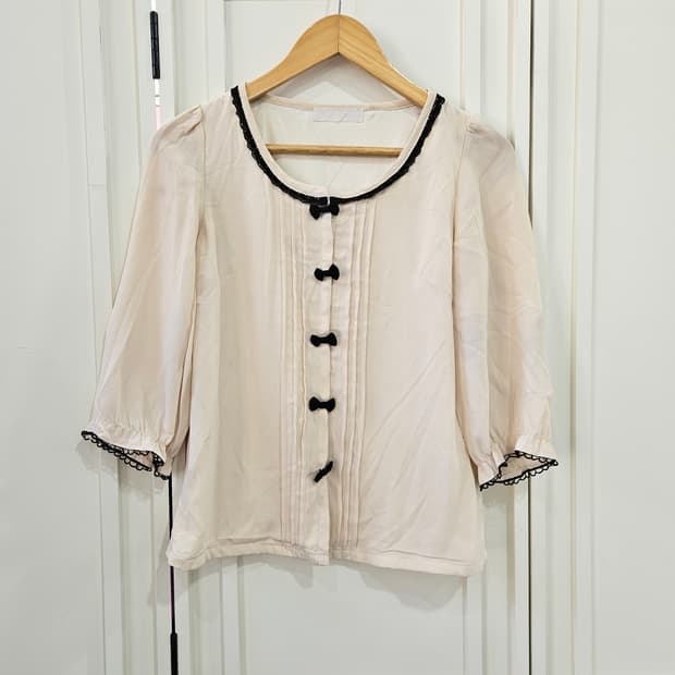 리본 쉬폰 블라우스