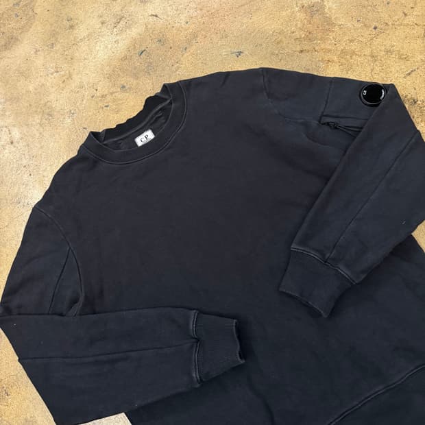 [정품/M] C.P.컴퍼니 렌즈 맨투맨 b8