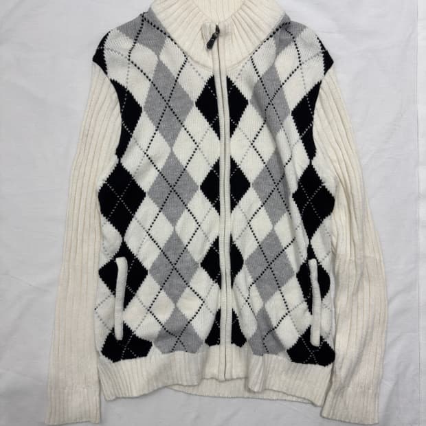 takaq argyle knit zipup