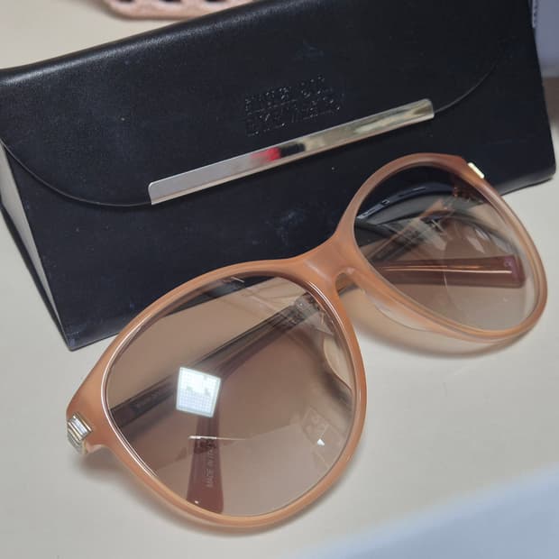 안나수이 비즈 로고 선글라스 핑크 베이지
