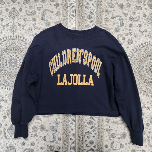 어스 뮤직 에콜로지  네이비 크롭 맨투맨 F (55반까지)