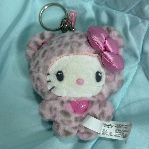 산리오 헬로키티 쿠마 키체인 마스코트