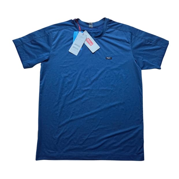 더레드페이스(THE REDFACE)의 기능성 티셔츠