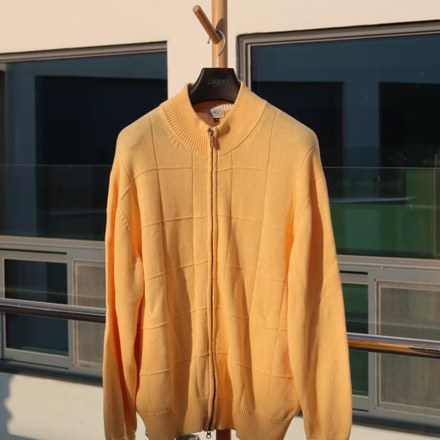 J press 옐로우 니트 집업