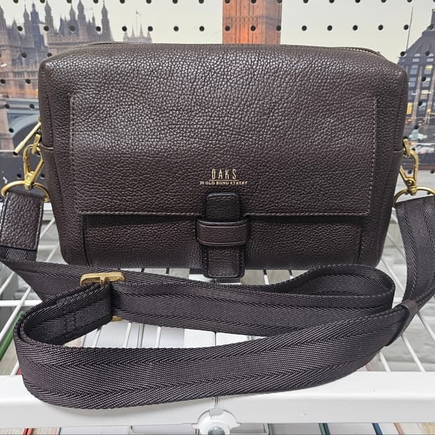 닥스 남성 크로스백 여권가방 가죽 소형크로스백 숄더백 