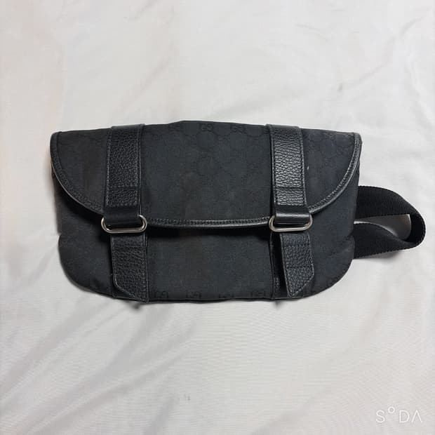 구찌 GG 로고 블랙 힙색