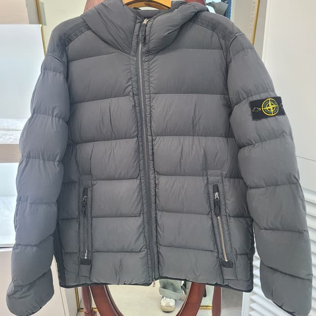 Stone Island 심리스 터널 다운점퍼(2XL)