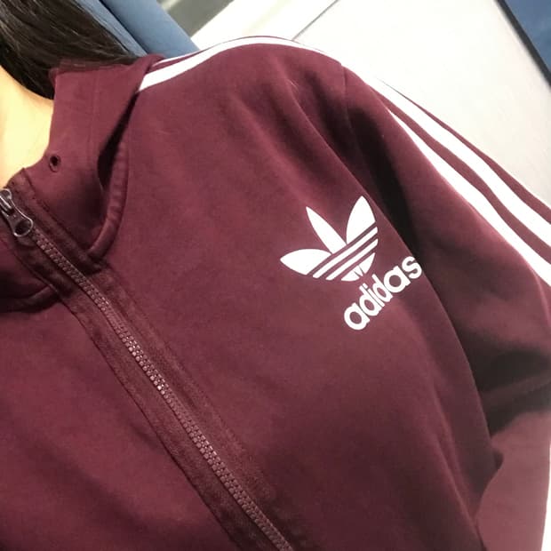 (무배) 아디다스 버건디 후드집업