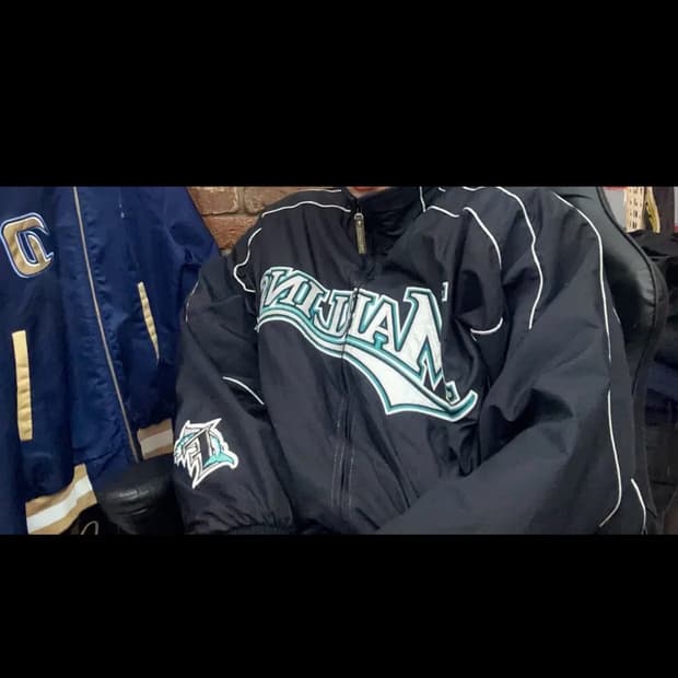 s급 마제스틱 레어템 마린스 오버핏바람막이L100