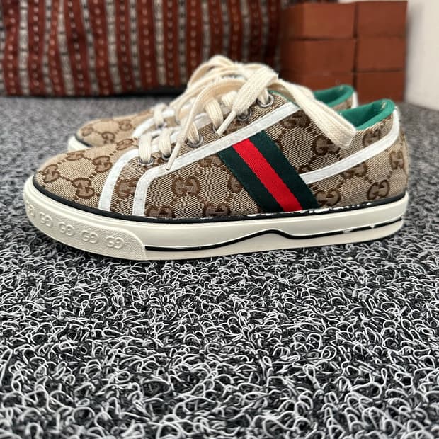 구찌 GG 스니커즈 240