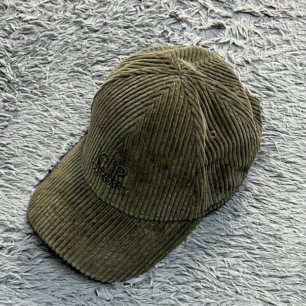 25년식 C.P컴퍼니 코듀로이 볼캡