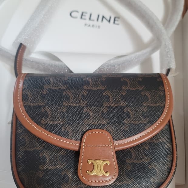 셀린느 미니베사체 트리오페