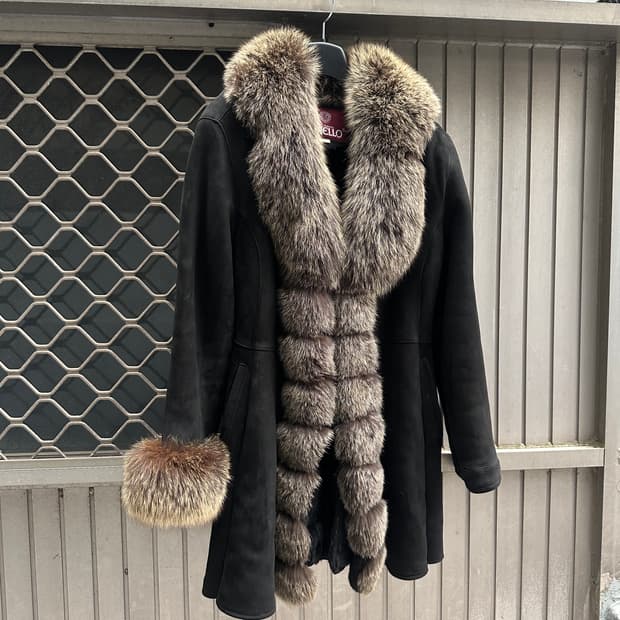 REAL fur trimming lambs leather coat