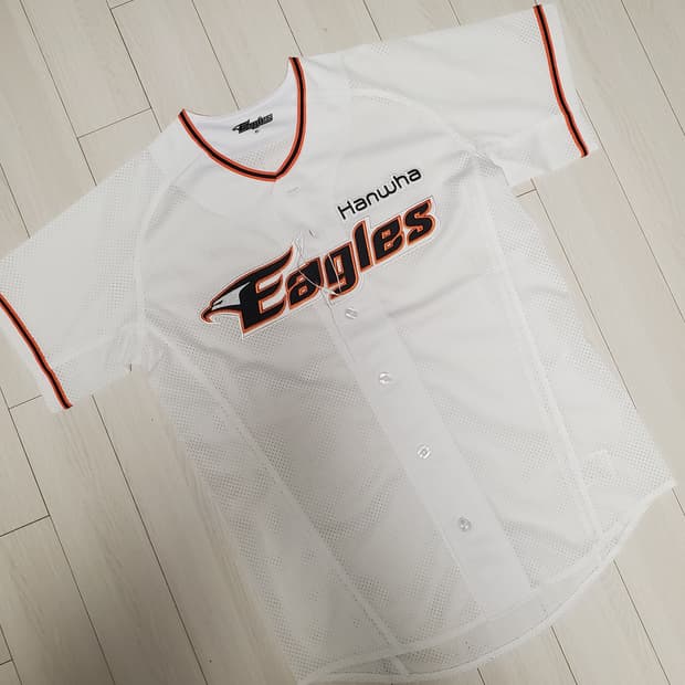 새상품)한화 이글스 화이트 야구 레플리카 유니폼(홈)85

택이 뜯어졌는