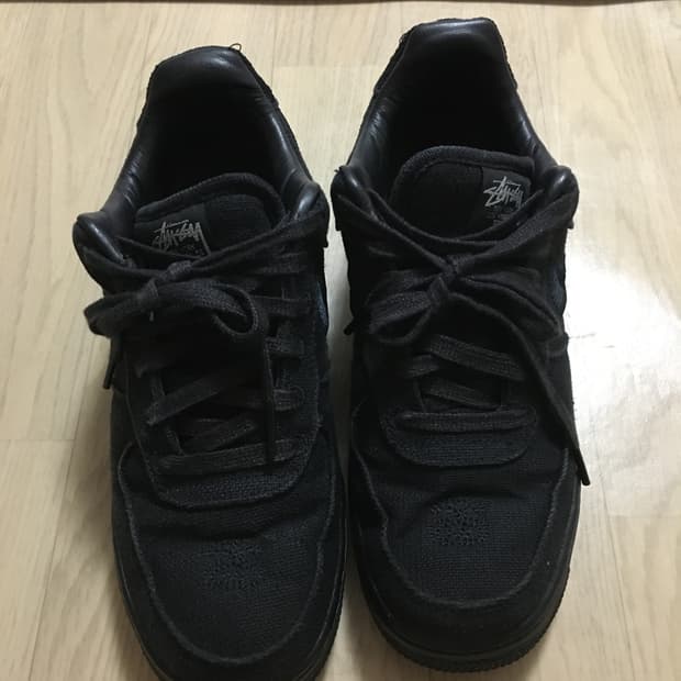 나이키 스투시 에어포스 1 로우 트리플 블랙