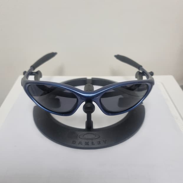 오클리 미뉴트 코드블루