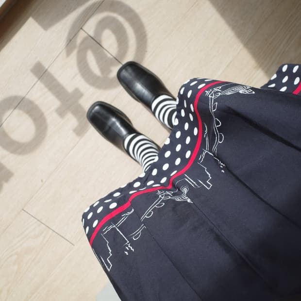 dot sketch skirt