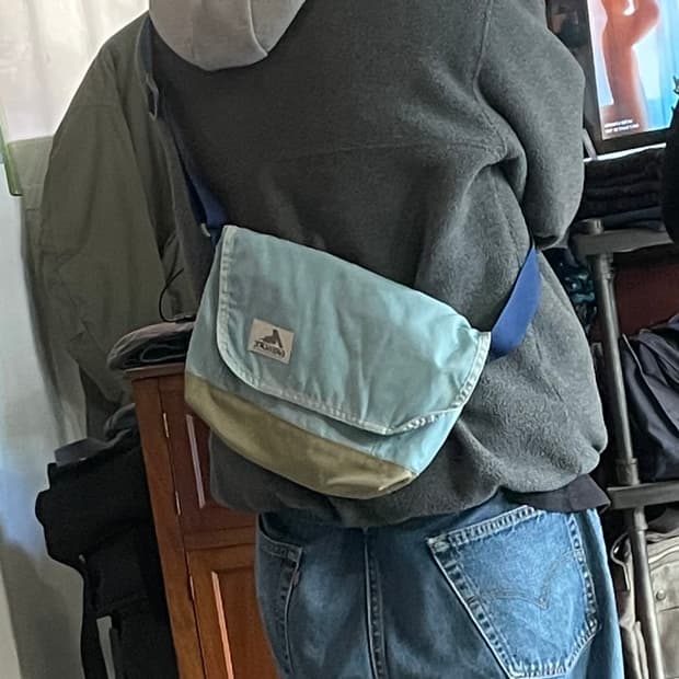 구형 그레고리 크로스백 