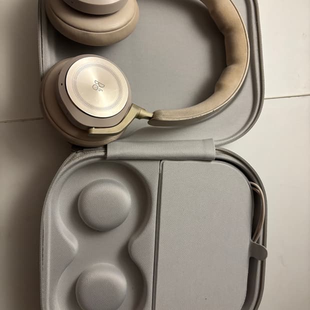 뱅앤올룹슨 베오플레이 HX (Beoplay HX) Gold