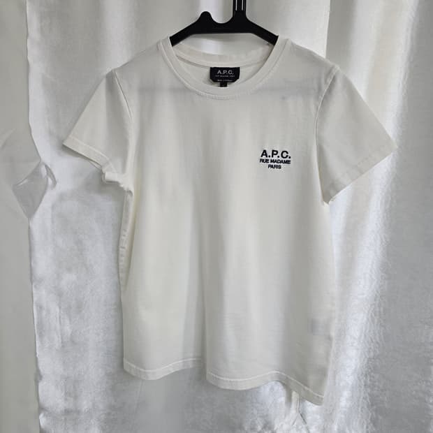 A.P.C 화이트 로고 반팔 티셔츠 (2059)