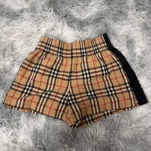 버버리 체크 반바지 판매합니다