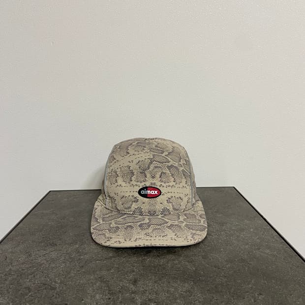 슈프림 X 나이키 에어맥스 스네이크 캠프캡 모자