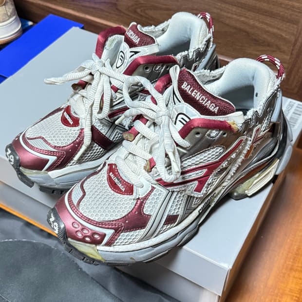 발렌시아가 뉴러너 39 그레이 버건디