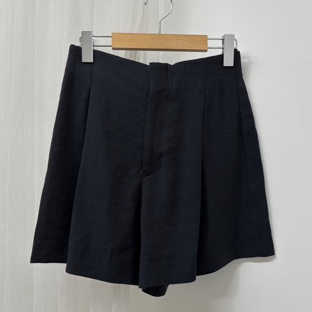 ZARA 자라 여성 핀턱 쇼츠