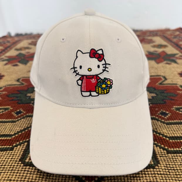 아디다스 헬로키티 볼캡