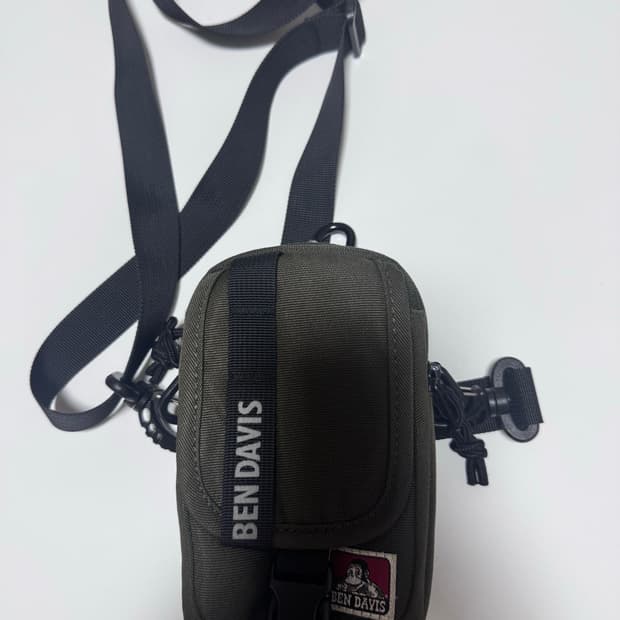 벤 데이비스 미니 크로스백 카키
