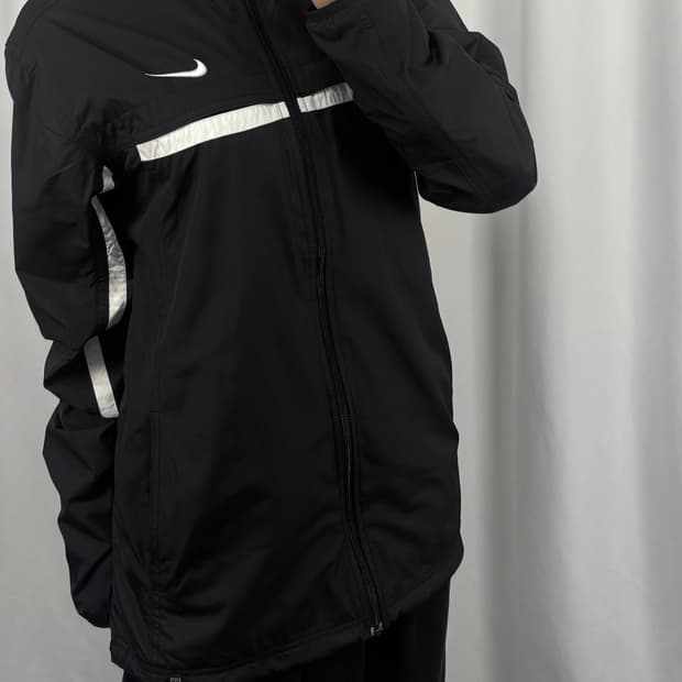 나이키 스우시 블랙 바람막이 자켓
