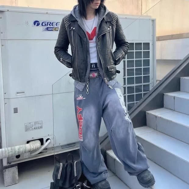 체사레파치오티 검장식 스터드 카프스킨  더블카라 바이커자켓