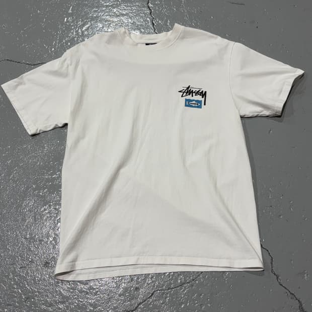 스투시(Stussy) X 힐 더 베이 콜라보 반팔 티셔츠