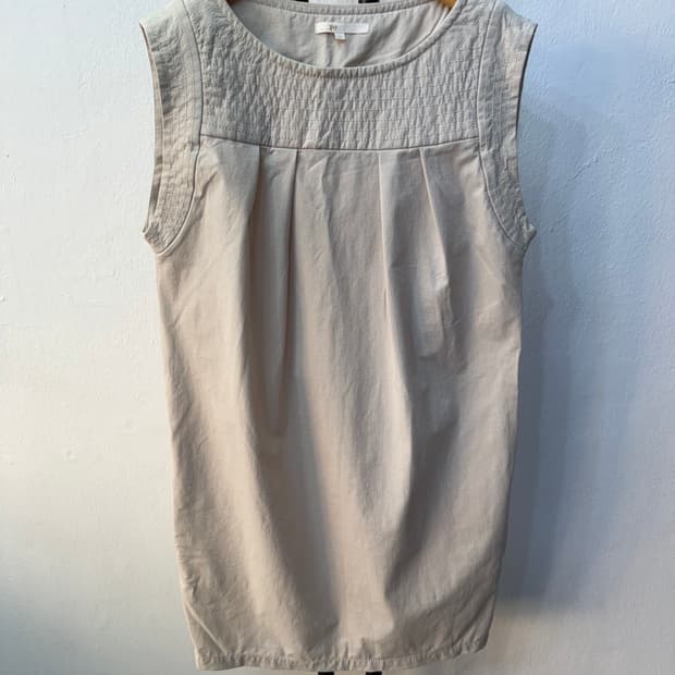 정품) 마쥬 베이지 민소매 블라우스 1