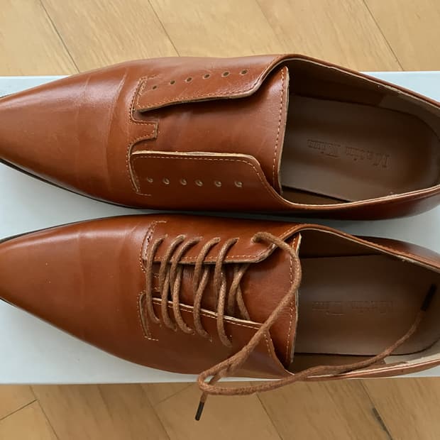 마뗑킴 제작 가죽 구두