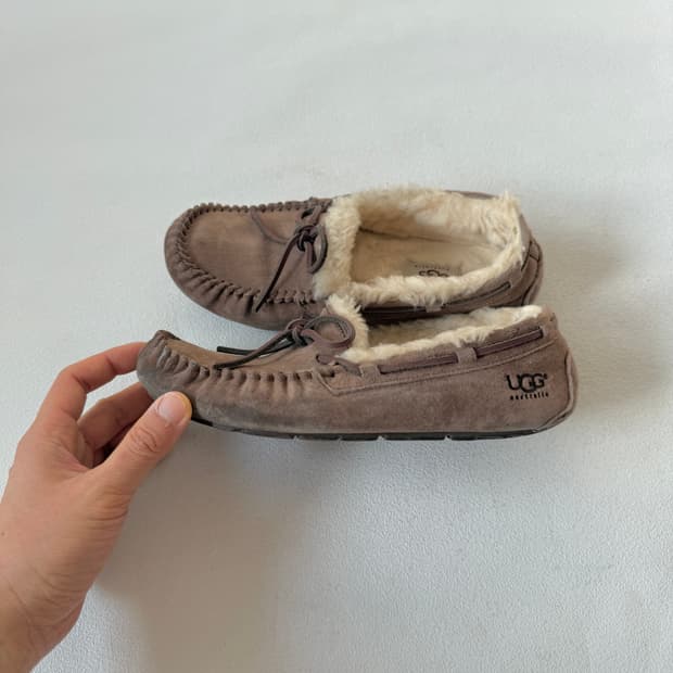 [240]어그(UGG) 모카신 로퍼