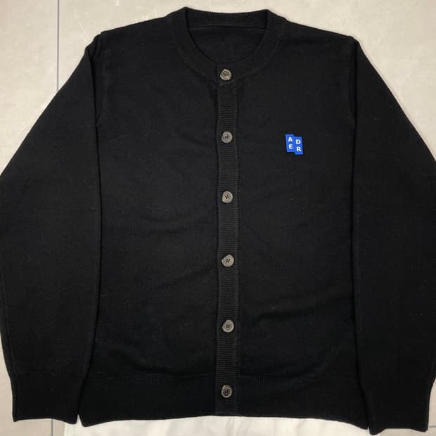 아더에러 가디건 시그니피컨트 블랙