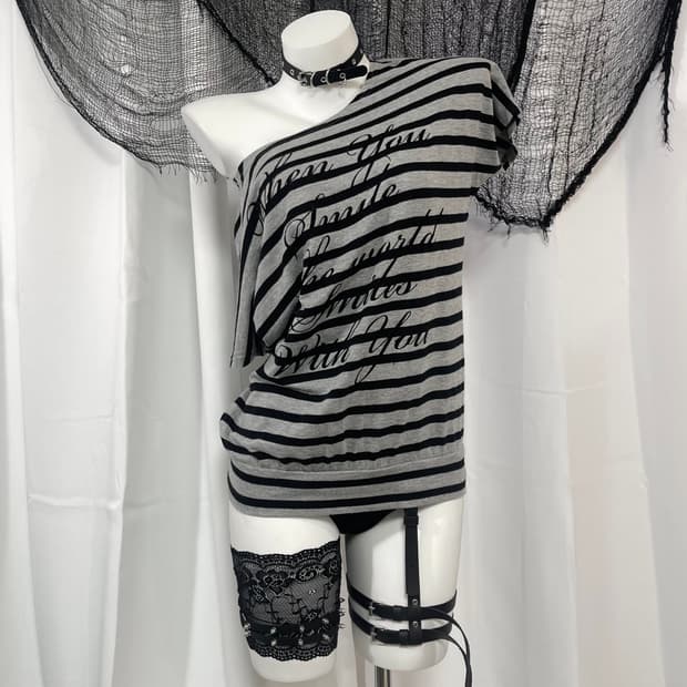 stripe lettering t-shirt