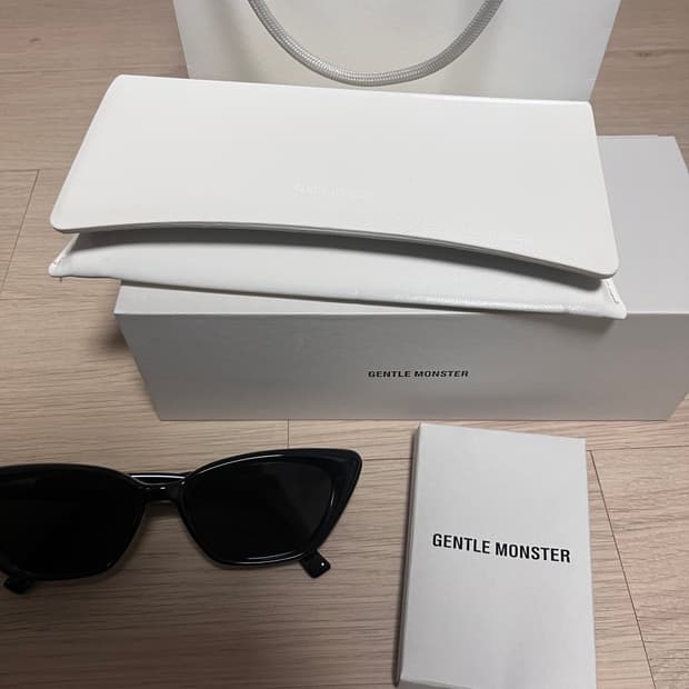 젠틀몬스터 테라코타