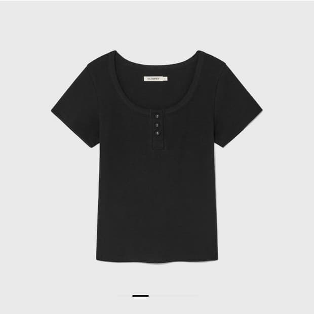 글로니 PROVINCE EYELET BUTTON TEE (BLACK)