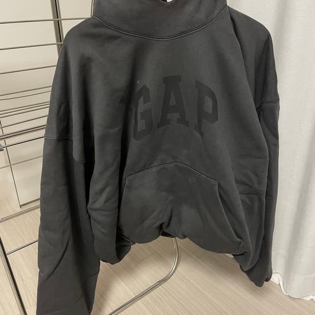 [L] 이지 x 갭 엔지니어드 바이 발렌시아가 도브 후드 블랙