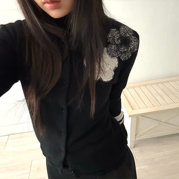 Feminine Floral Corsage Knit Cardigan