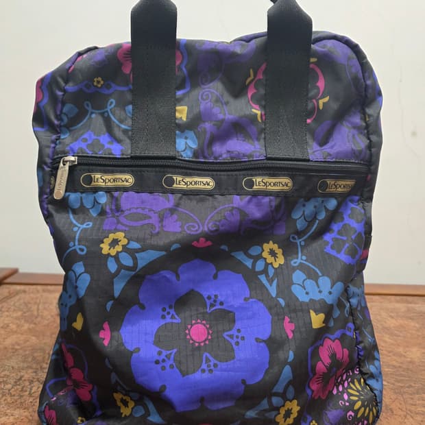 레스포삭 플라워 패턴 백팩