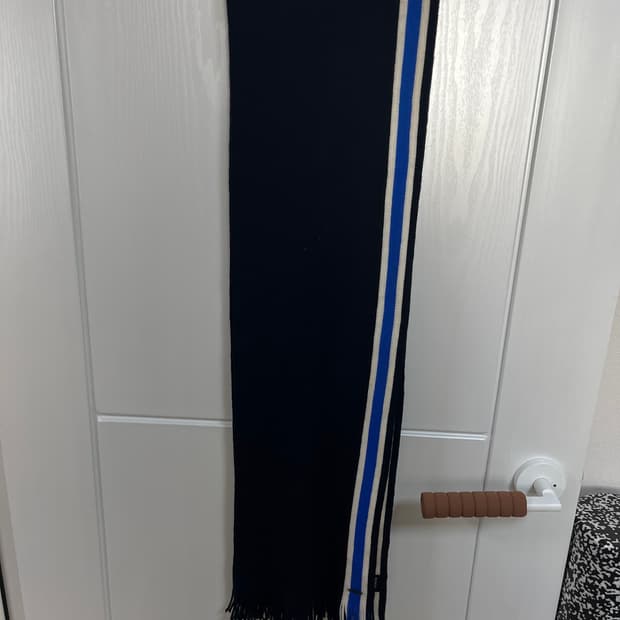 휴고보스 목도리, 머플러