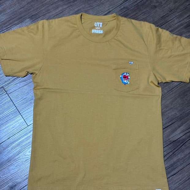 유니클로 x 도라에몽 자수 티셔츠