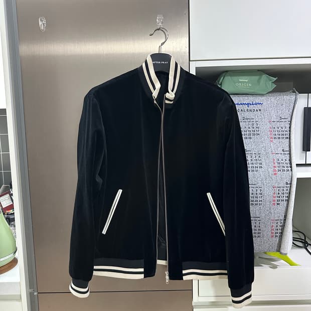 Youth 벨벳 바시티 자켓