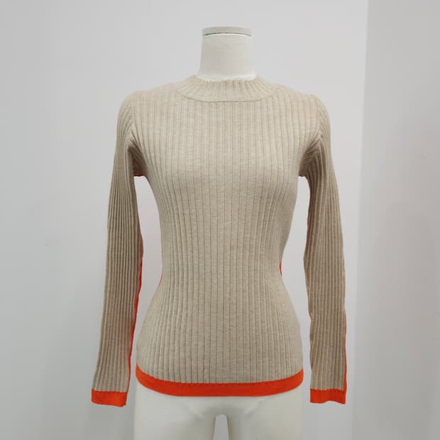 베이지 오렌지 배색 슬림핏 골지 니트