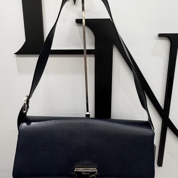 ​[미사용/정품] 페라가모 간치니 사피아노 숄더백 (리엔빈티지 구매)