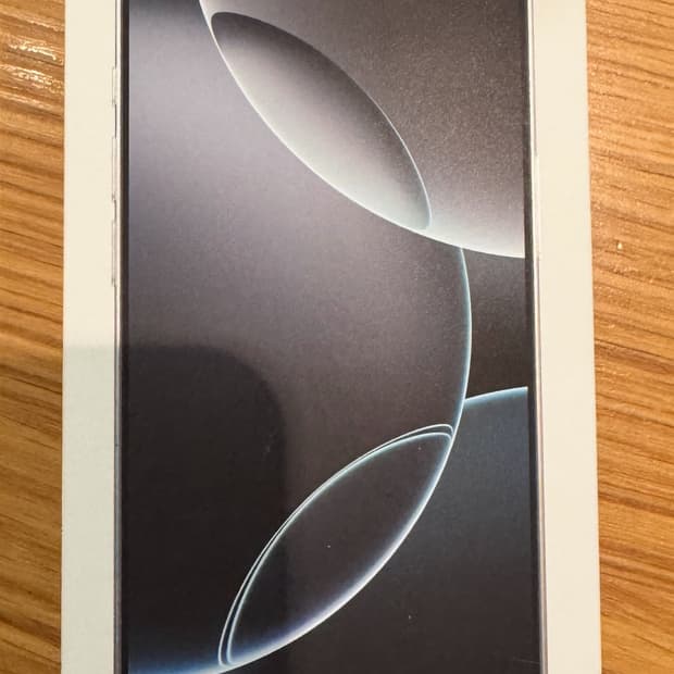 아이폰 16프로 256기가 화이트 미개봉