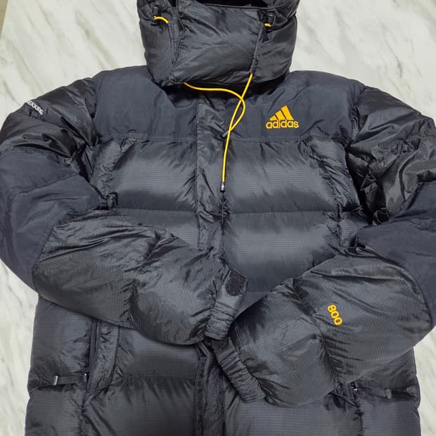 아디다스 하이킹 벌킨 800 구스 다운